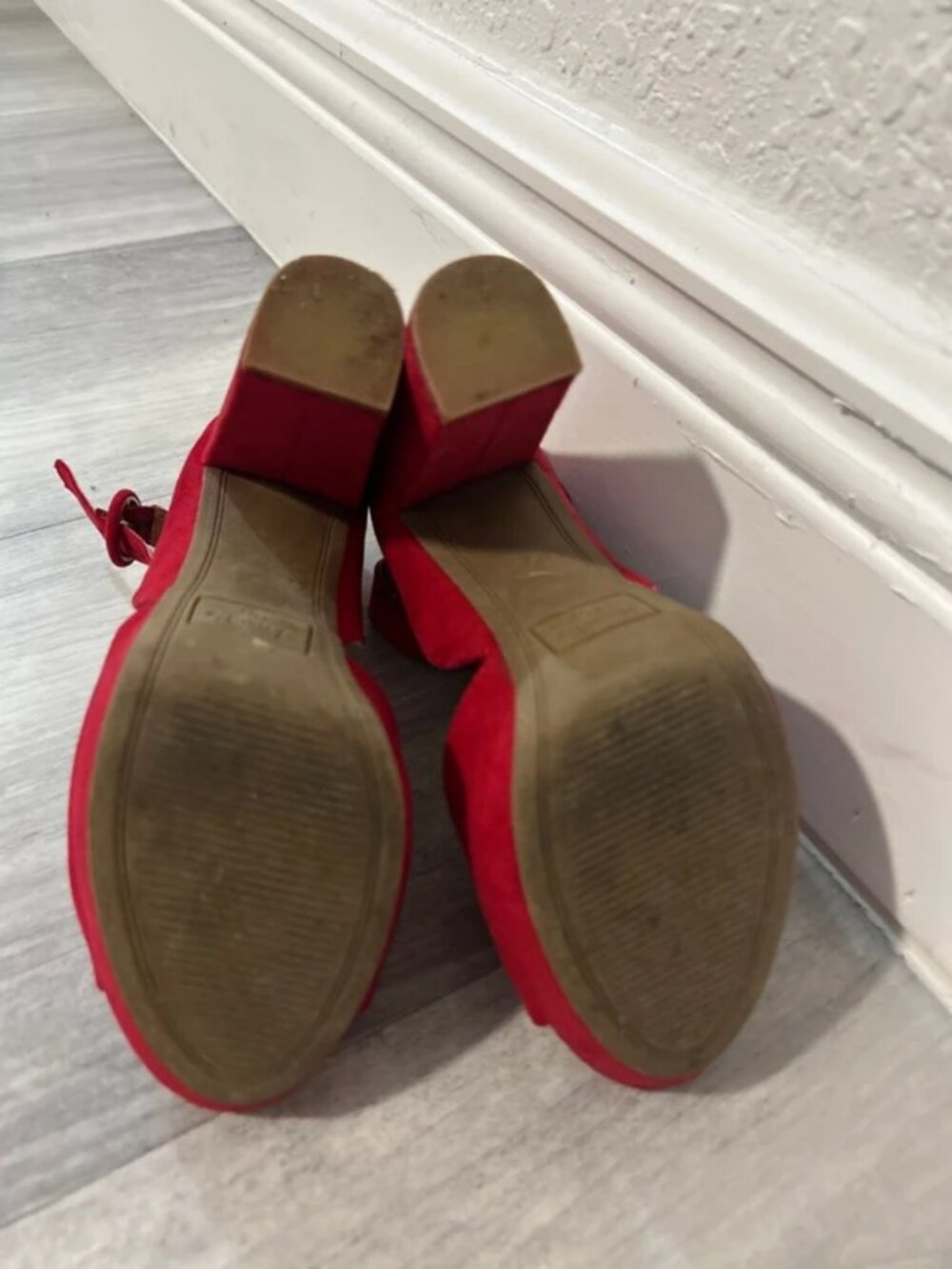 Red heels - Picture 5 of 5